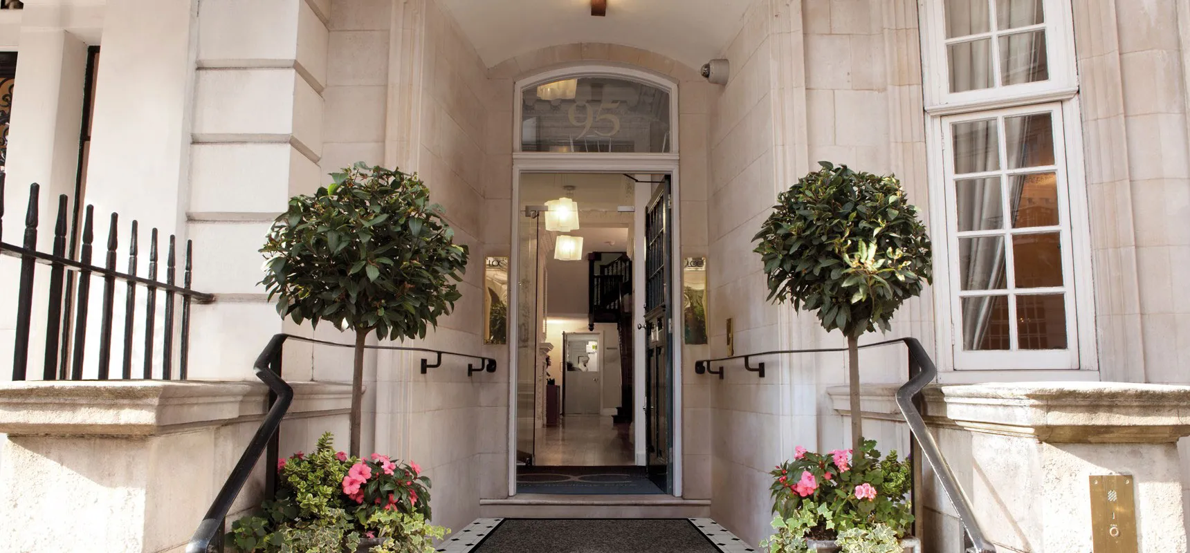 95-97 Harley Street, photo 2 of 2